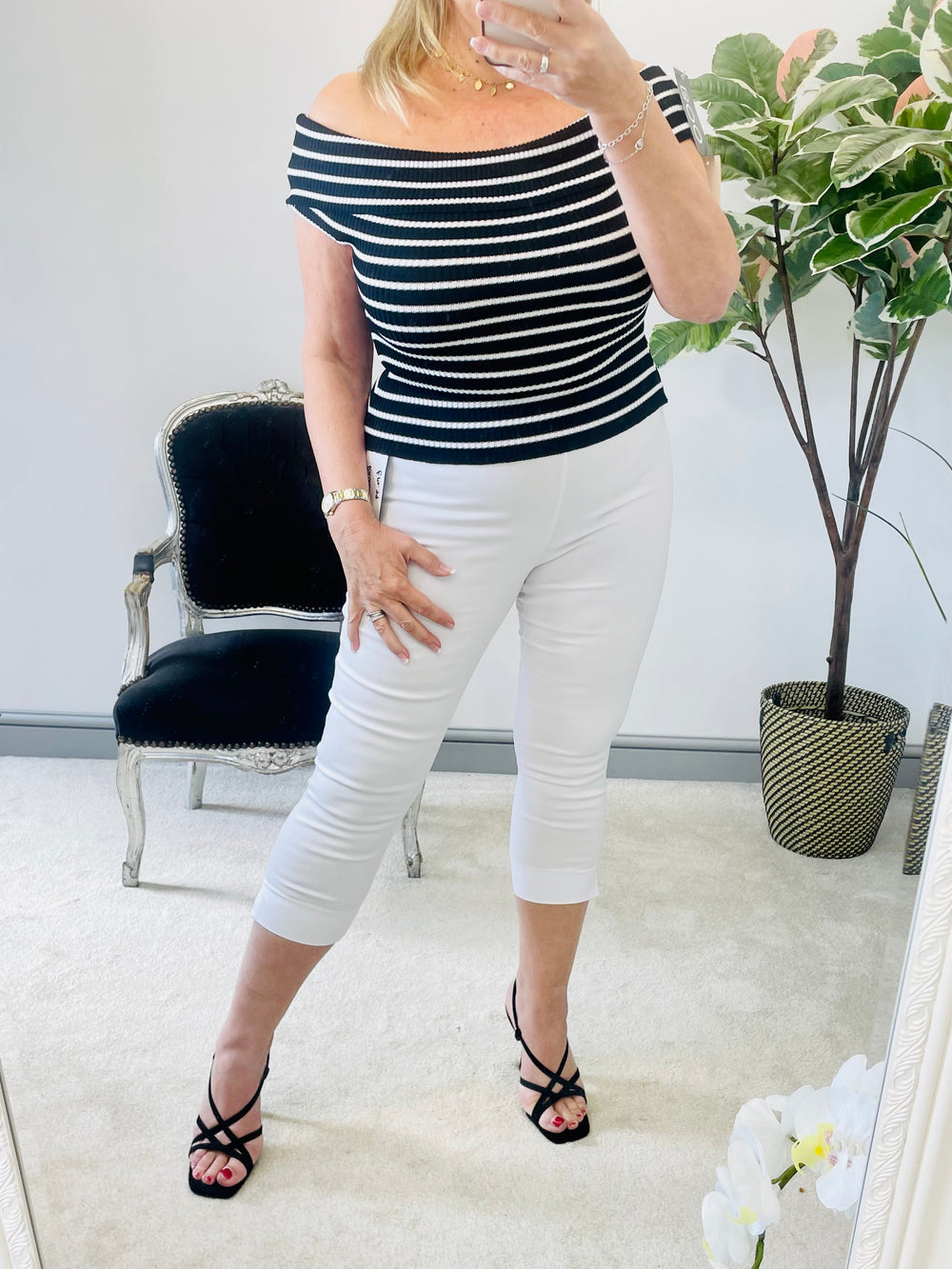 stripe-top-white-trousers