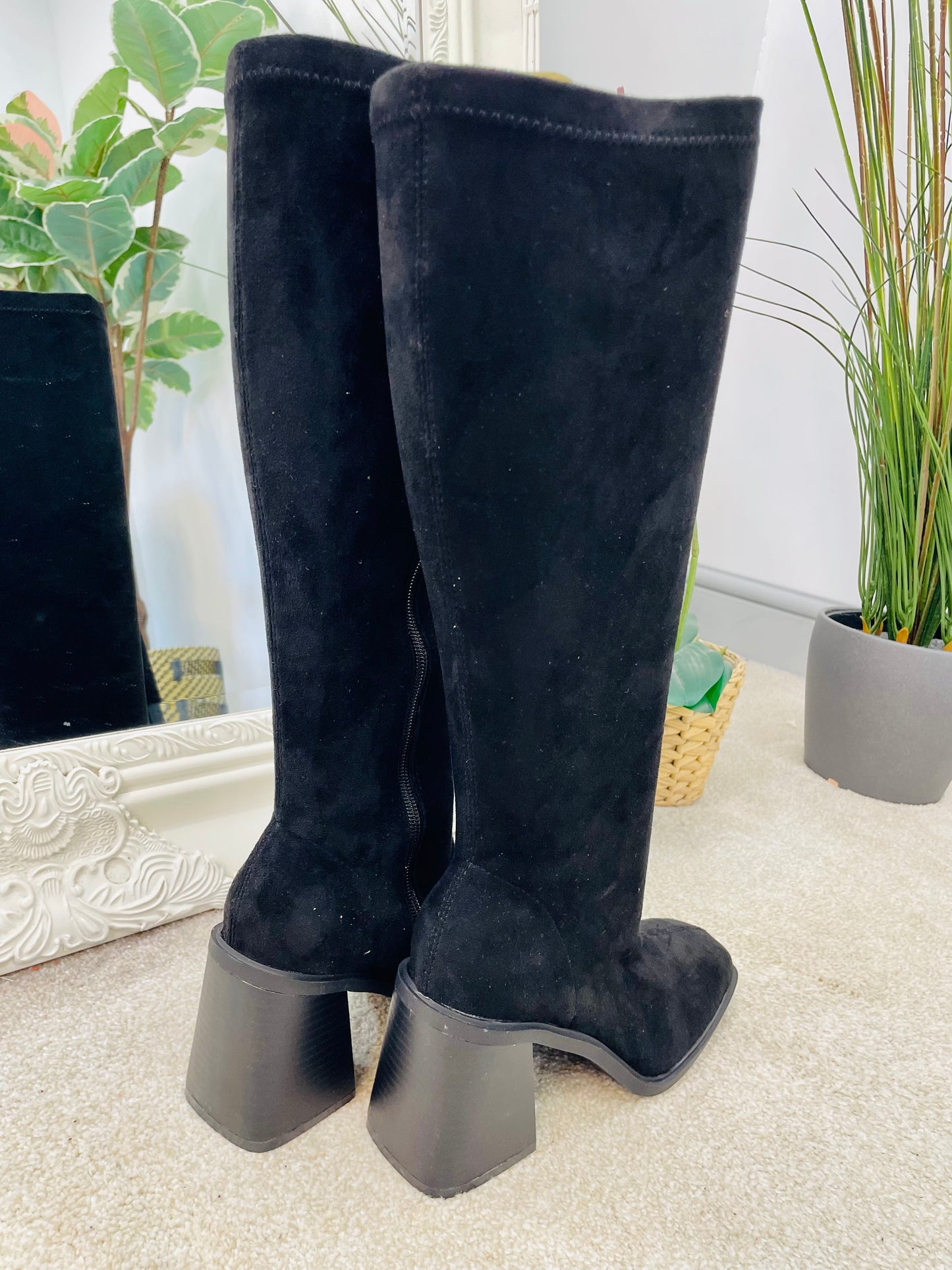 BLACK FAUX SUEDE CALF BOOTS ( H5 )