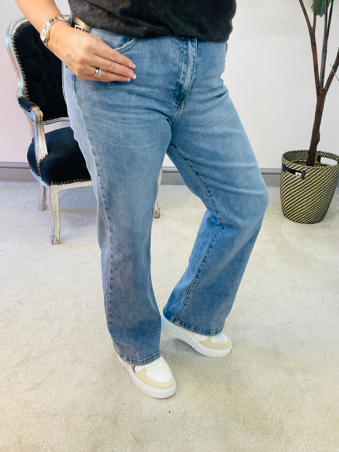 The MADELINE light denim wide leg jeans - sizes 6 to 14