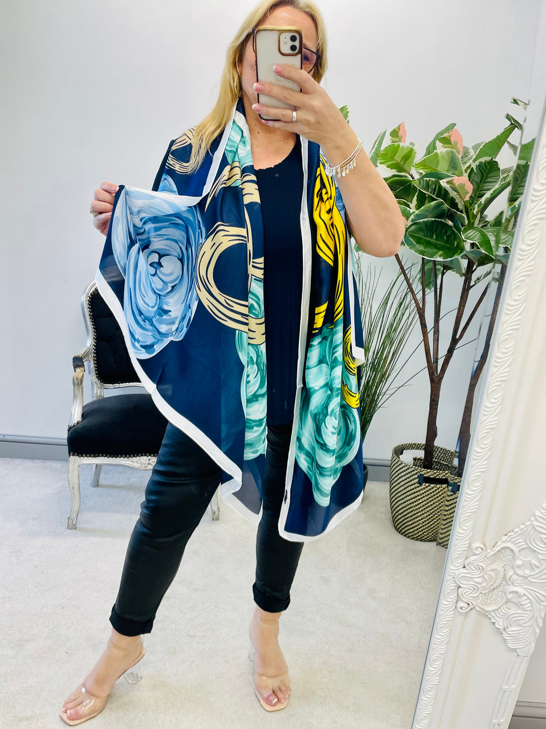 The SWIRLY silky scarf - 3 colours