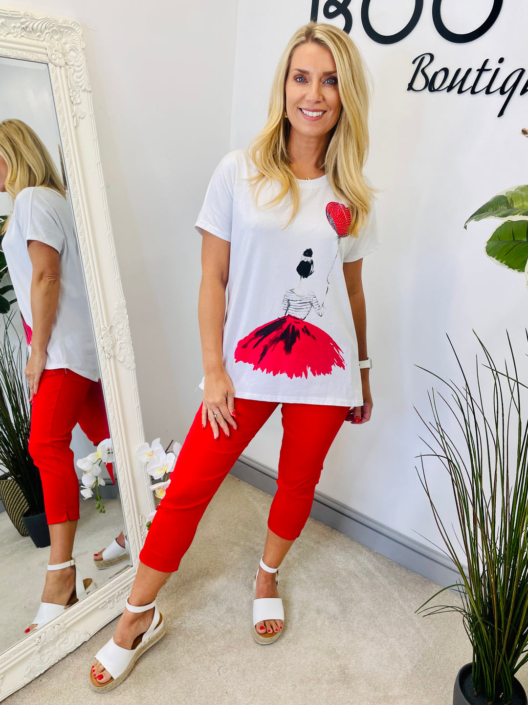 The RACHEL red Capri trousers