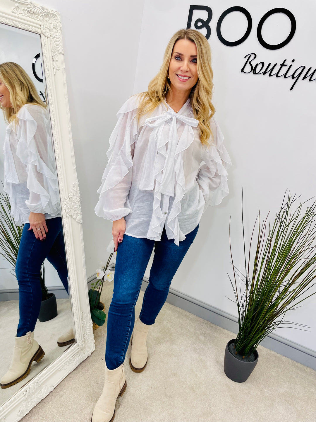 The WENDY white frill shirt