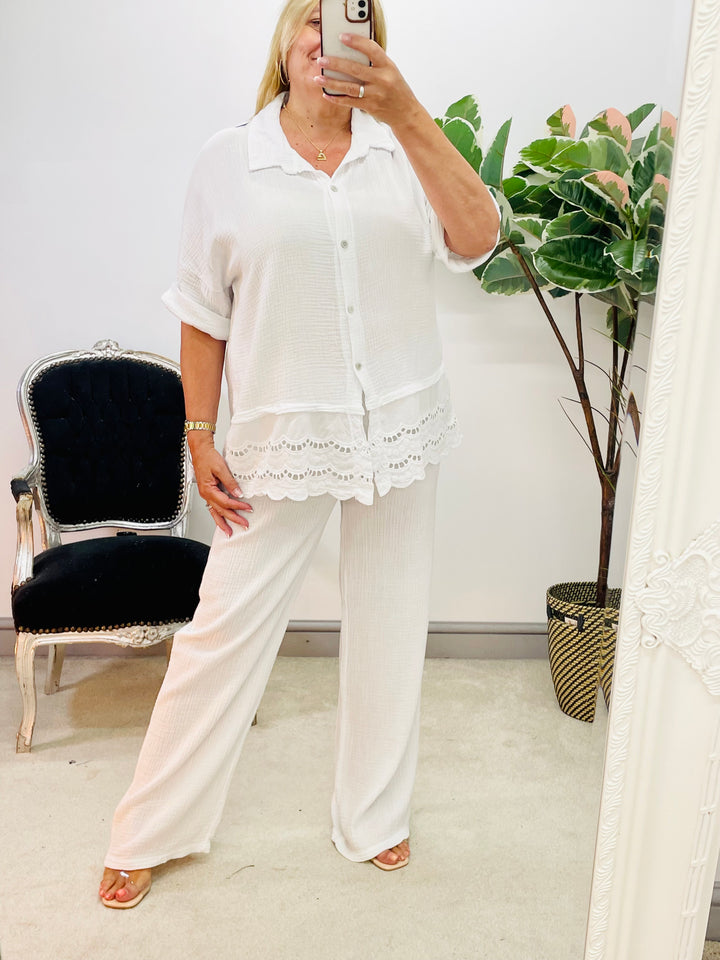 The MAURITIUS white trouser set