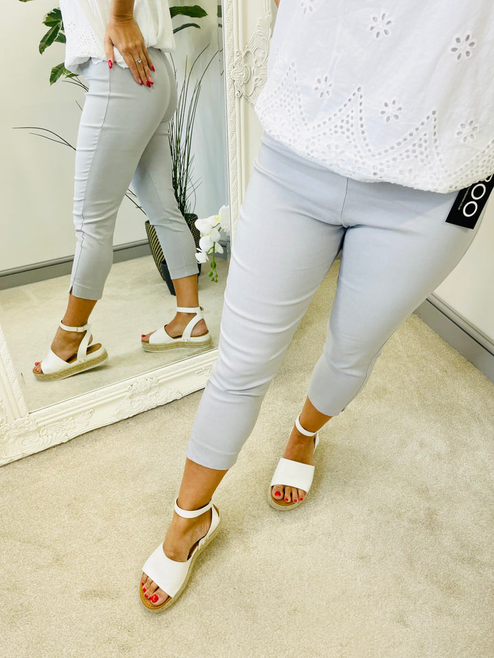 The RACHEL light grey Capri trousers